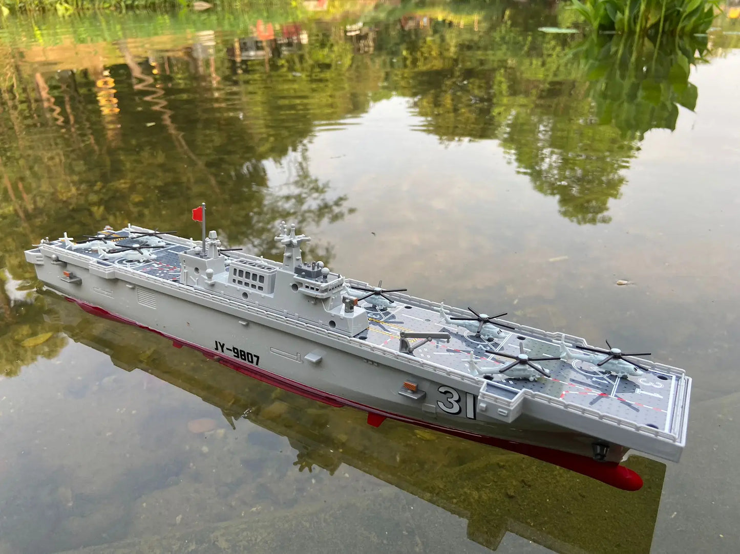 Remote-controlled amphibious landing ship 18.9-inch high-speed model military ship