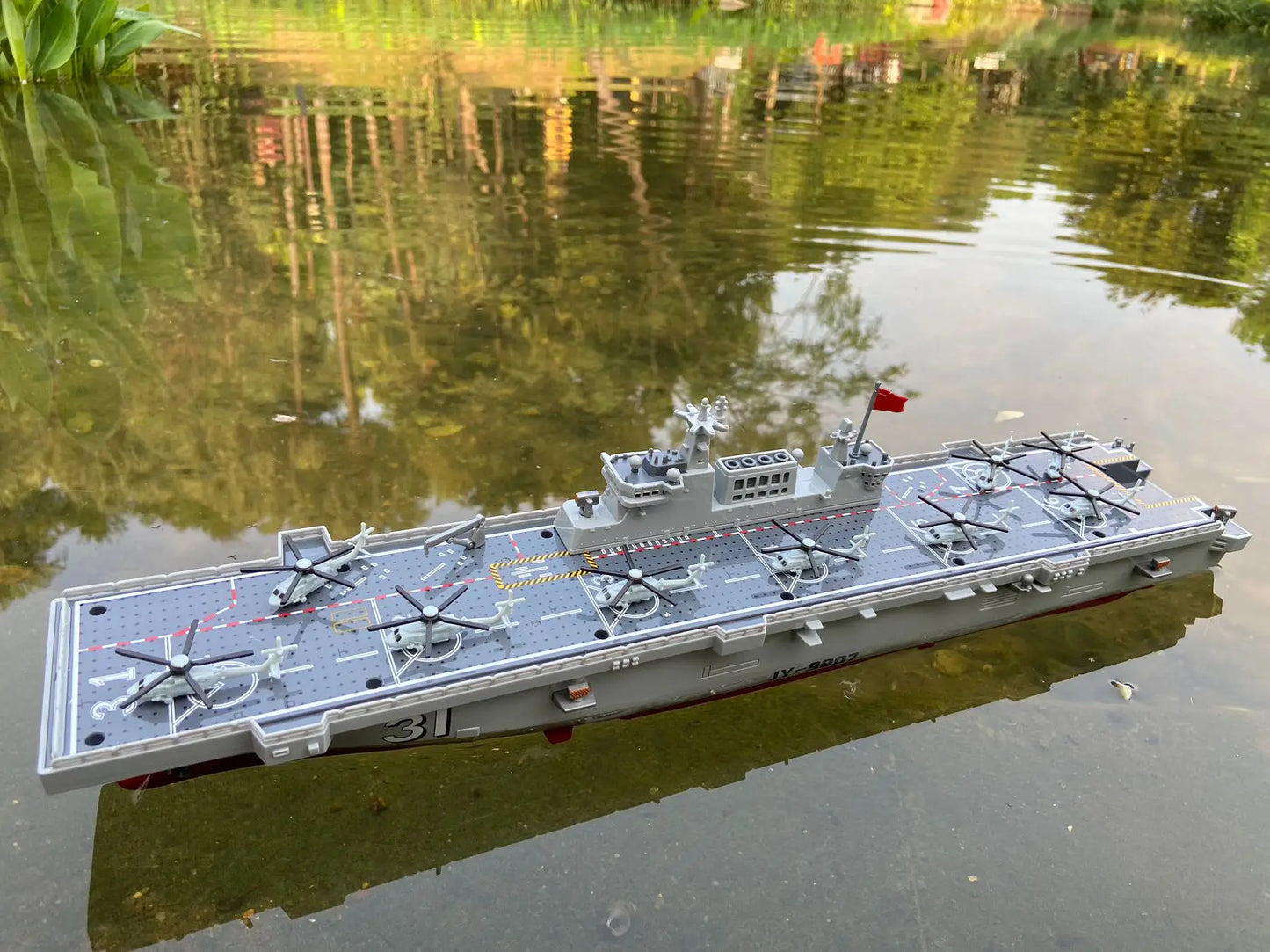 Remote-controlled amphibious landing ship 18.9-inch high-speed model military ship